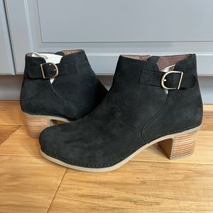 Dansko booties 41